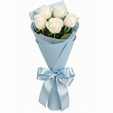 Букет 5 Белых роз Проуд в Кантышево