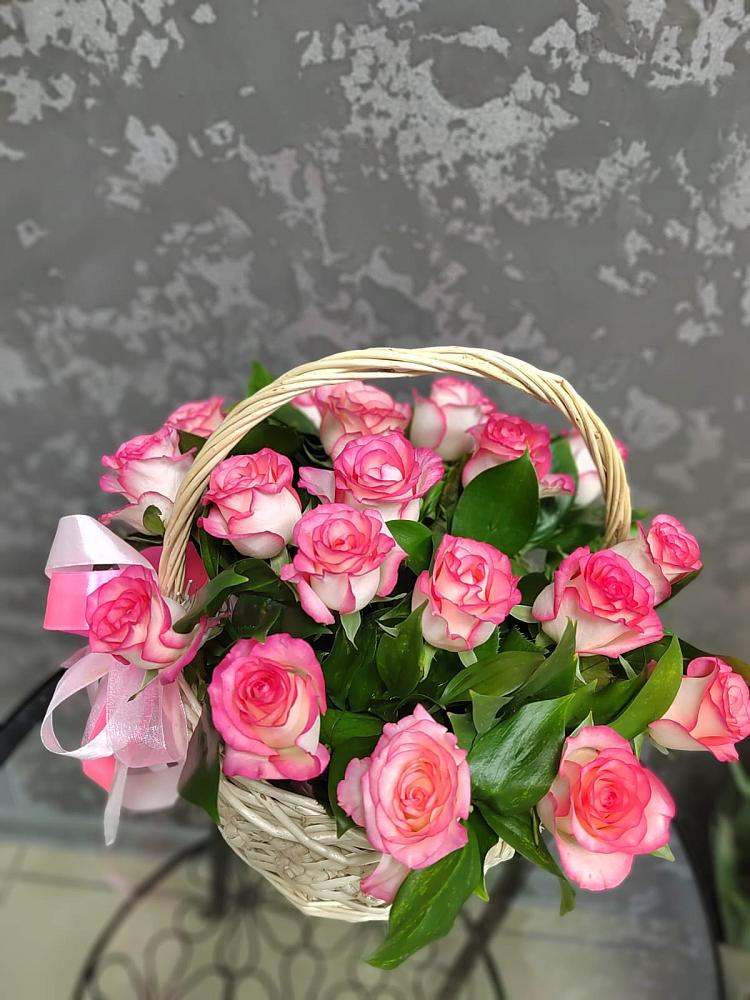 Цветочная композиция из Розы в корзине в Кантышево