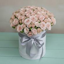 Цветочная композиция из Розы в шляпной коробке в Кантышево