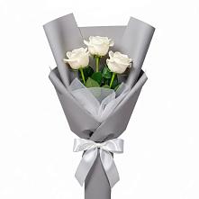 Букет 3 белые розы в Кантышево