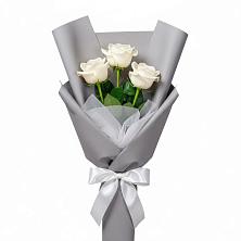Букет 3 белые розы в Кантышево
