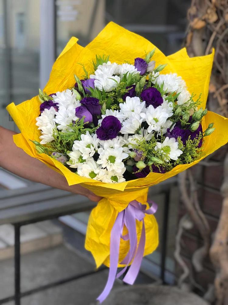Букет цветов из: Ирисы, Хризантемы и Ромашки в Кантышево