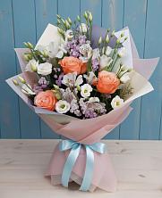 Букет цветов из:  Лизиантусы, Розы, Альстромерии и Гипсофила в Кантышево