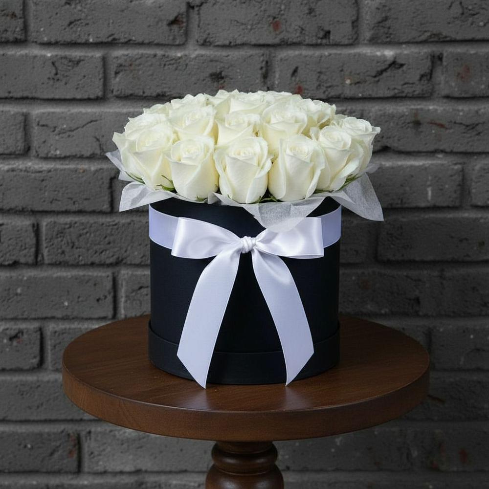 Цветочная композиция из Розы в шляпной коробке в Кантышево