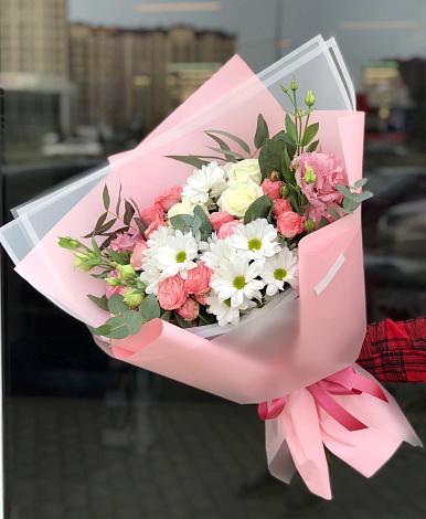 Букет цветов из: Розы, Лизиантусы и Хризантемы в Кантышево