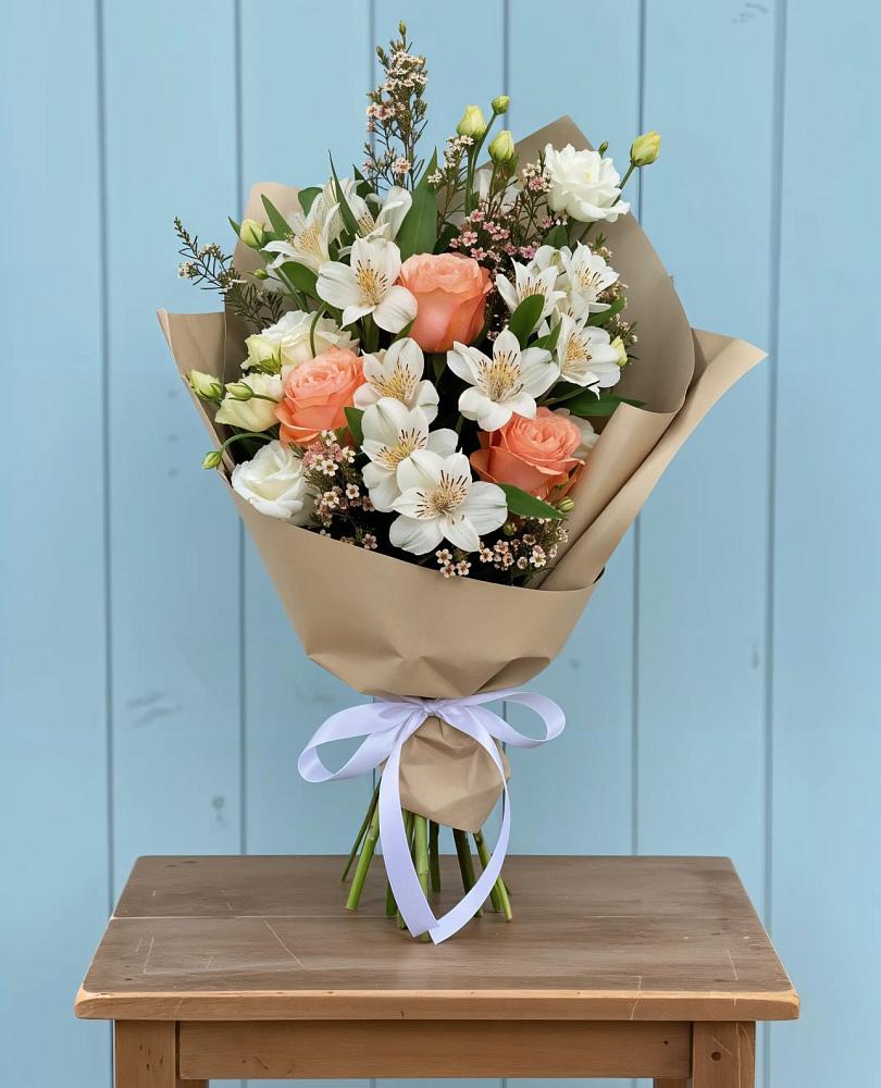 Букет цветов из: Альстромерии, Лизиантусы, Розы и Хризантемы в Кантышево